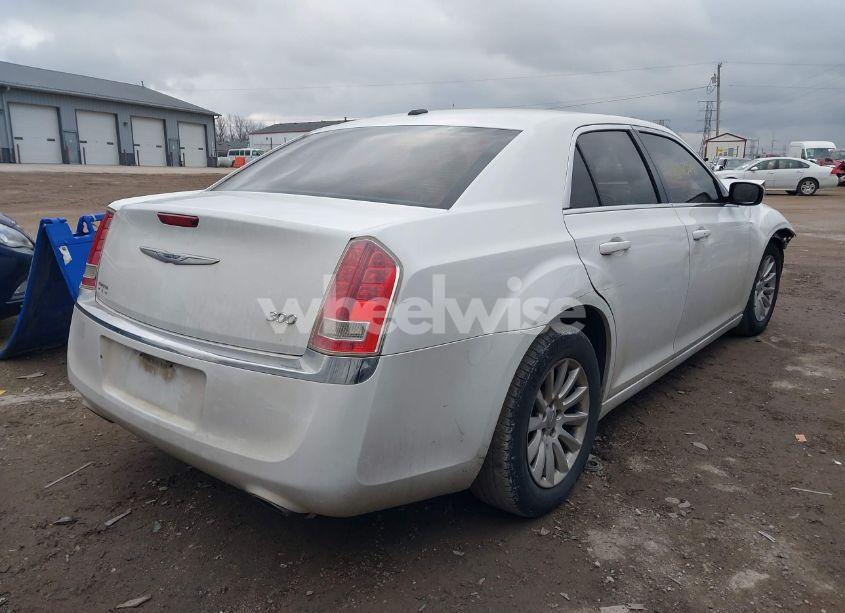 Photo 4 of 2013 Chrysler 300 MOTOWN (VIN 2C3CCAAG2DH728253)