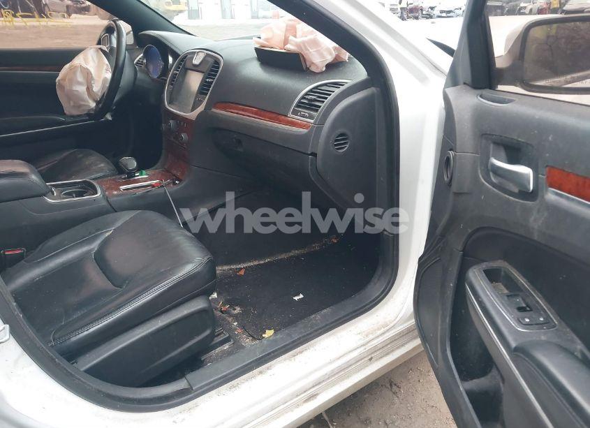 Photo 5 of 2013 Chrysler 300 MOTOWN (VIN 2C3CCAAG2DH728253)