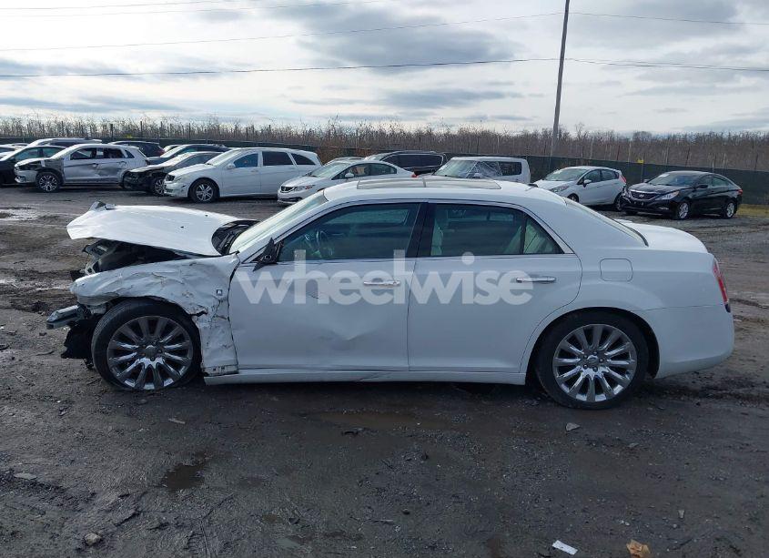Photo 15 of 2013 Chrysler 300 MOTOWN (VIN 2C3CCAAG2DH732903)