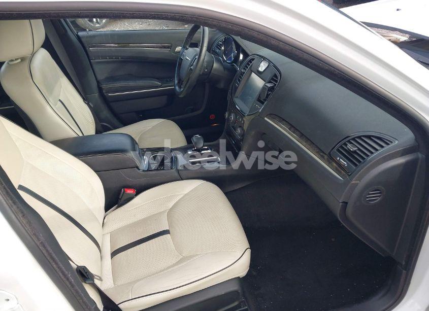 Photo 5 of 2013 Chrysler 300 MOTOWN (VIN 2C3CCAAG2DH732903)