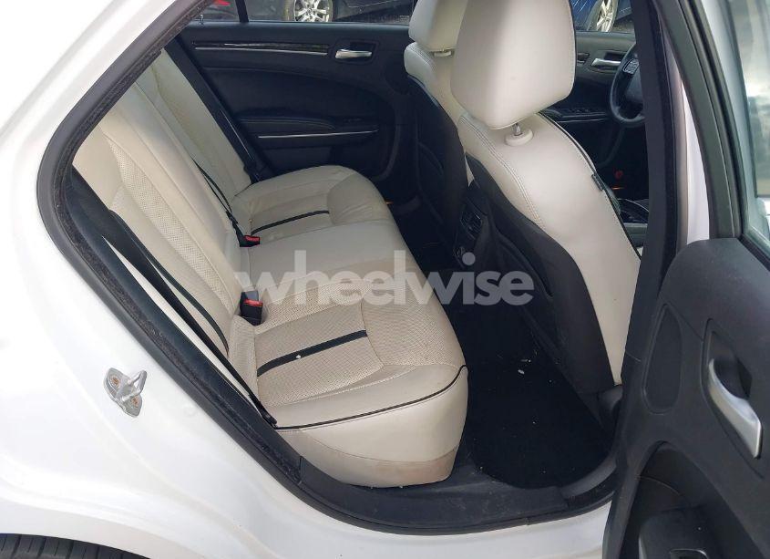 Photo 8 of 2013 Chrysler 300 MOTOWN (VIN 2C3CCAAG2DH732903)