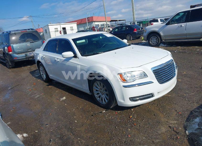 2014 Chrysler 300 (VIN 2C3CCAAG2EH235612) main photo