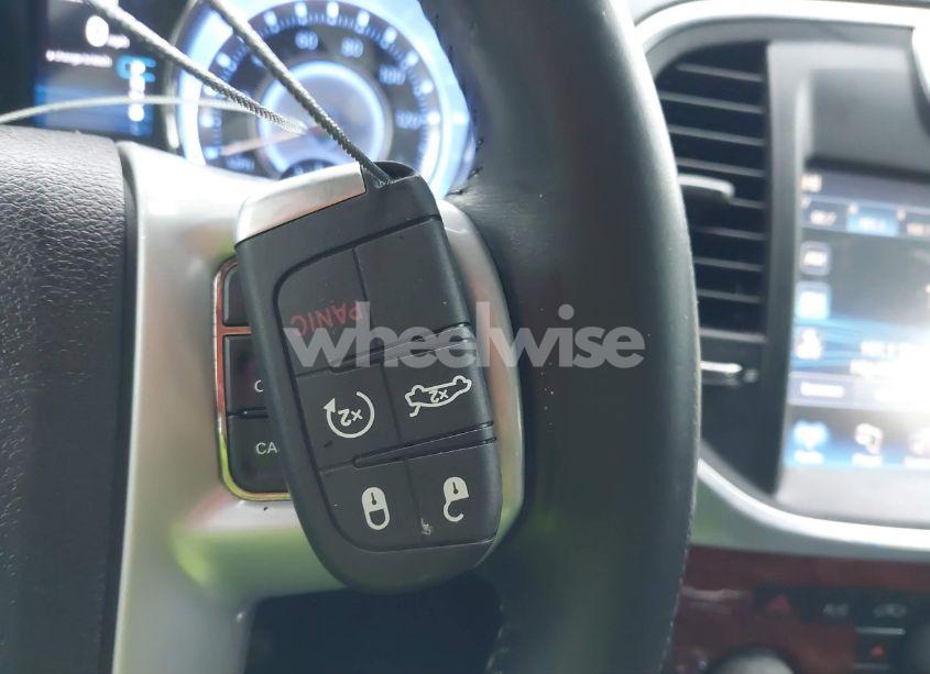 Photo 11 of 2014 Chrysler 300 (VIN 2C3CCAAG2EH235612)