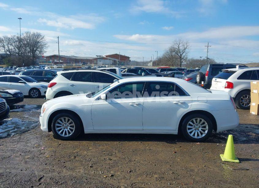Photo 14 of 2014 Chrysler 300 (VIN 2C3CCAAG2EH235612)