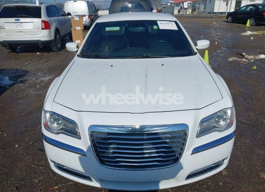 Photo 6 of 2014 Chrysler 300 (VIN 2C3CCAAG2EH235612)