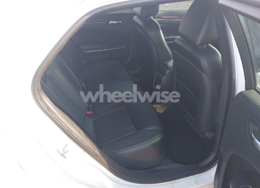 Photo 8 of 2014 Chrysler 300 (VIN 2C3CCAAG2EH235612)