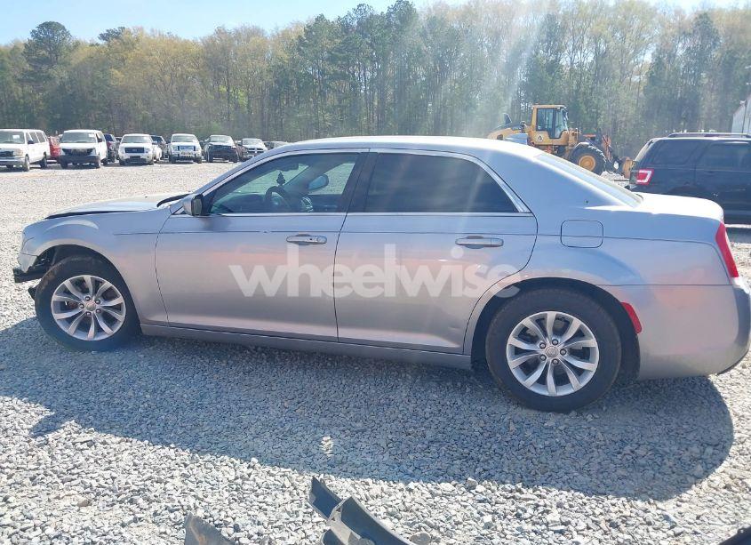 Photo 15 of 2015 Chrysler 300 LIMITED (VIN 2C3CCAAG2FH786866)