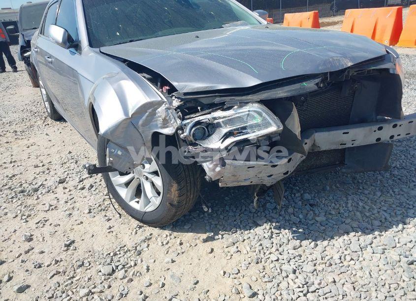 Photo 19 of 2015 Chrysler 300 LIMITED (VIN 2C3CCAAG2FH786866)