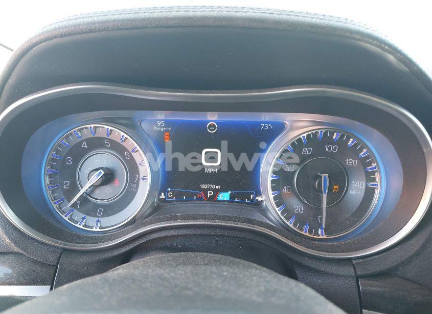 Photo 7 of 2015 Chrysler 300 LIMITED (VIN 2C3CCAAG2FH786866)