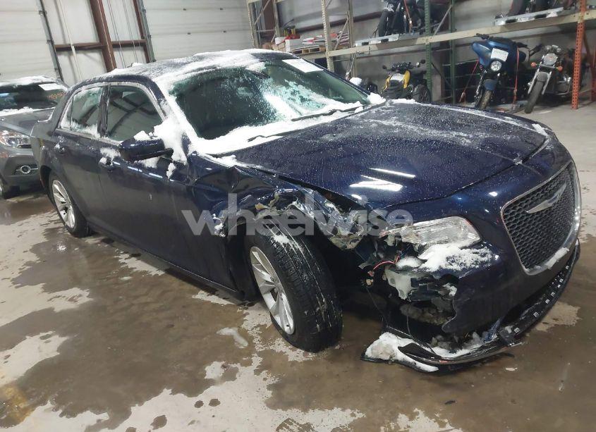 2015 Chrysler 300 LIMITED (VIN 2C3CCAAG2FH868127) main photo