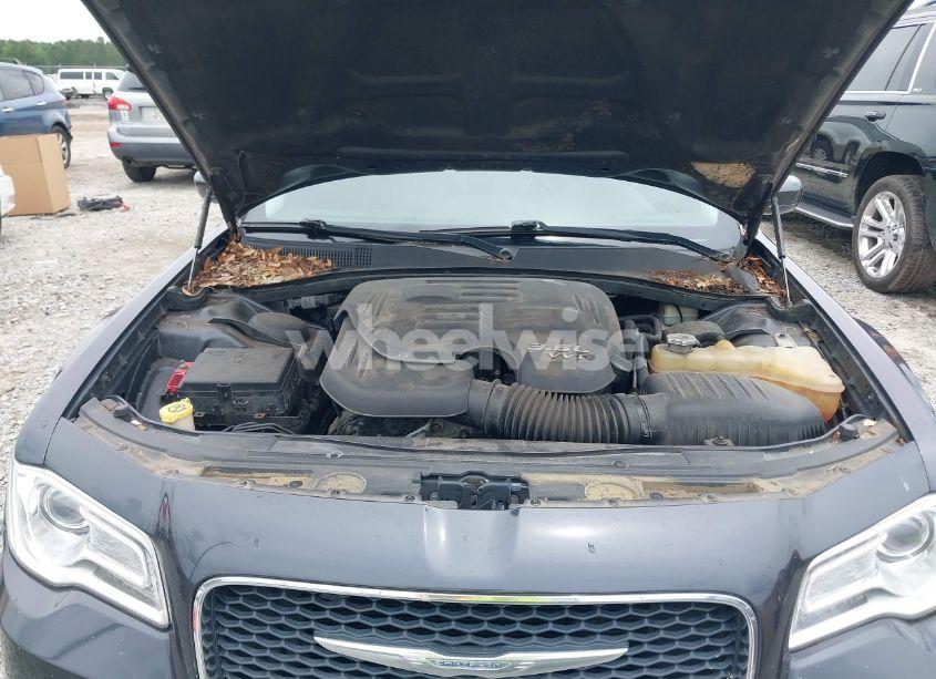 Photo 10 of 2015 Chrysler 300 LIMITED (VIN 2C3CCAAG2FH930318)