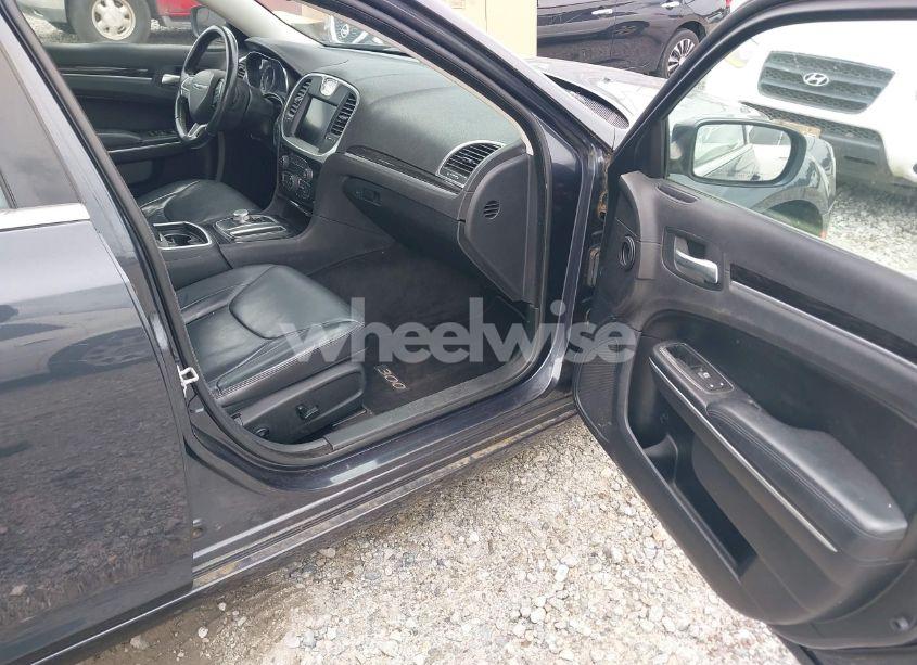 Photo 5 of 2015 Chrysler 300 LIMITED (VIN 2C3CCAAG2FH930318)