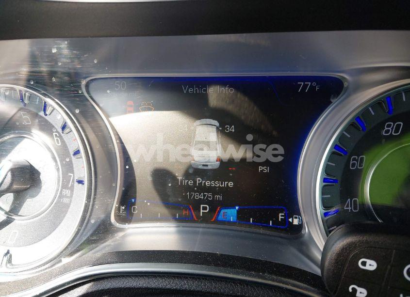 Photo 7 of 2015 Chrysler 300 LIMITED (VIN 2C3CCAAG2FH930318)