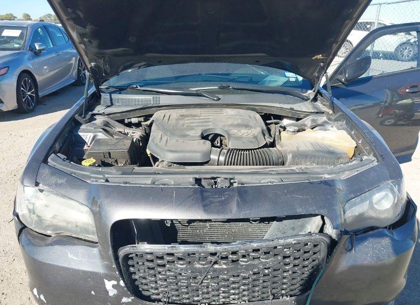 Photo 10 of 2019 Chrysler 300 TOURING (VIN 2C3CCAAG2KH609891)