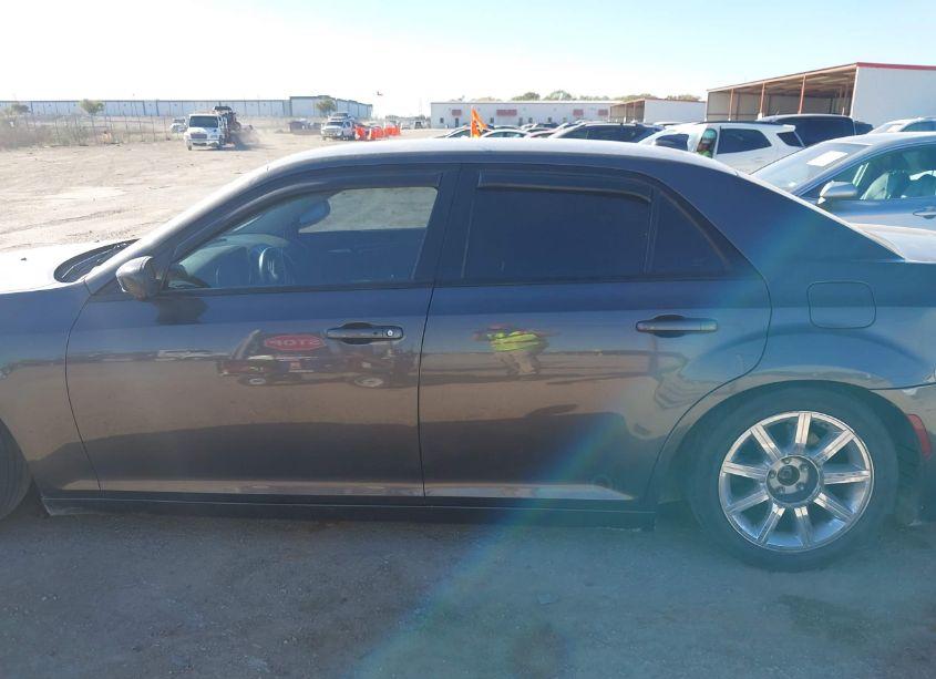 Photo 15 of 2019 Chrysler 300 TOURING (VIN 2C3CCAAG2KH609891)