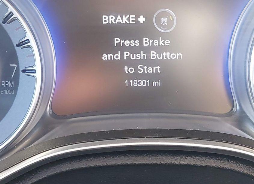 Photo 16 of 2019 Chrysler 300 TOURING (VIN 2C3CCAAG2KH609891)