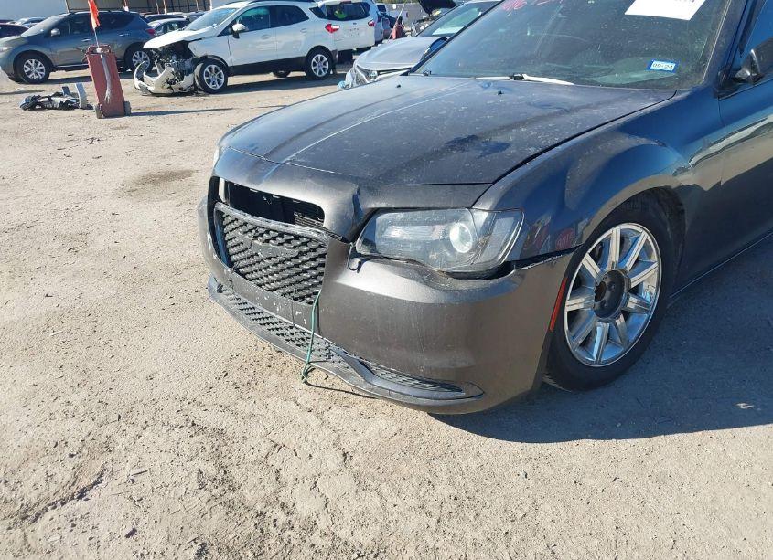 Photo 6 of 2019 Chrysler 300 TOURING (VIN 2C3CCAAG2KH609891)