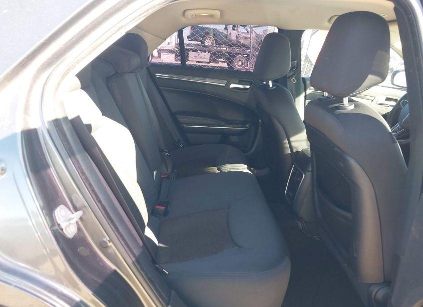 Photo 8 of 2019 Chrysler 300 TOURING (VIN 2C3CCAAG2KH609891)