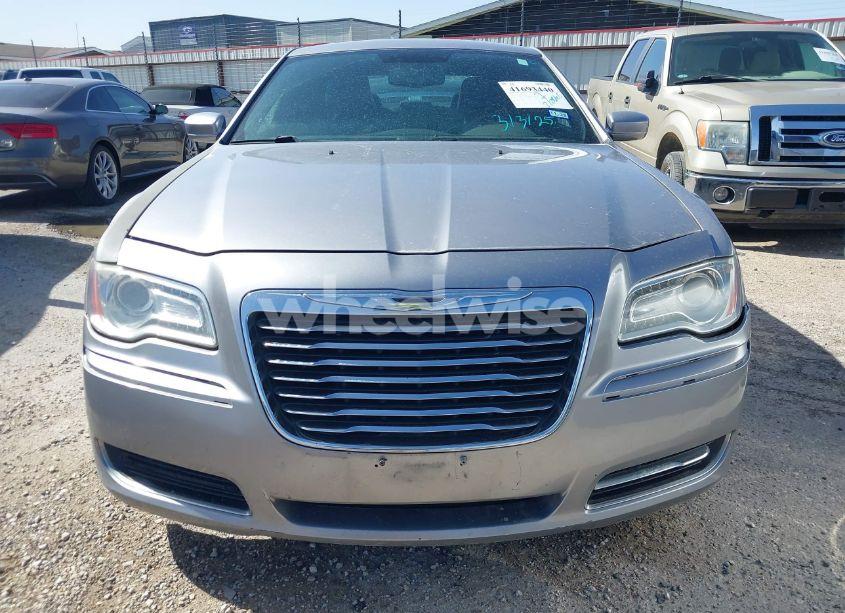 Photo 12 of 2013 Chrysler 300 MOTOWN (VIN 2C3CCAAG3DH572272)