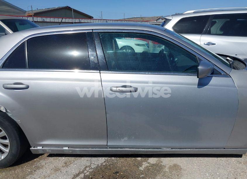 Photo 13 of 2013 Chrysler 300 MOTOWN (VIN 2C3CCAAG3DH572272)