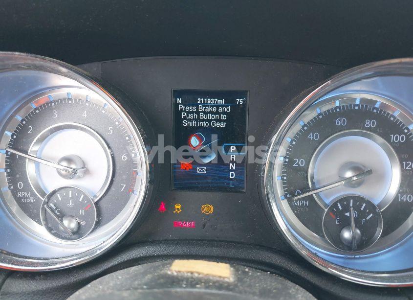 Photo 15 of 2013 Chrysler 300 MOTOWN (VIN 2C3CCAAG3DH572272)