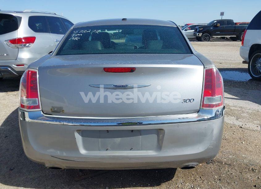 Photo 16 of 2013 Chrysler 300 MOTOWN (VIN 2C3CCAAG3DH572272)