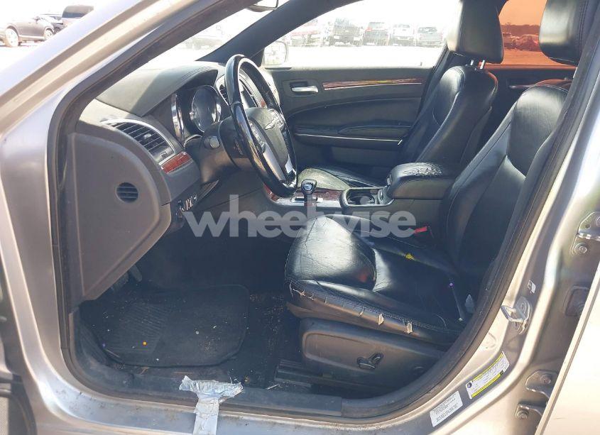 Photo 17 of 2013 Chrysler 300 MOTOWN (VIN 2C3CCAAG3DH572272)