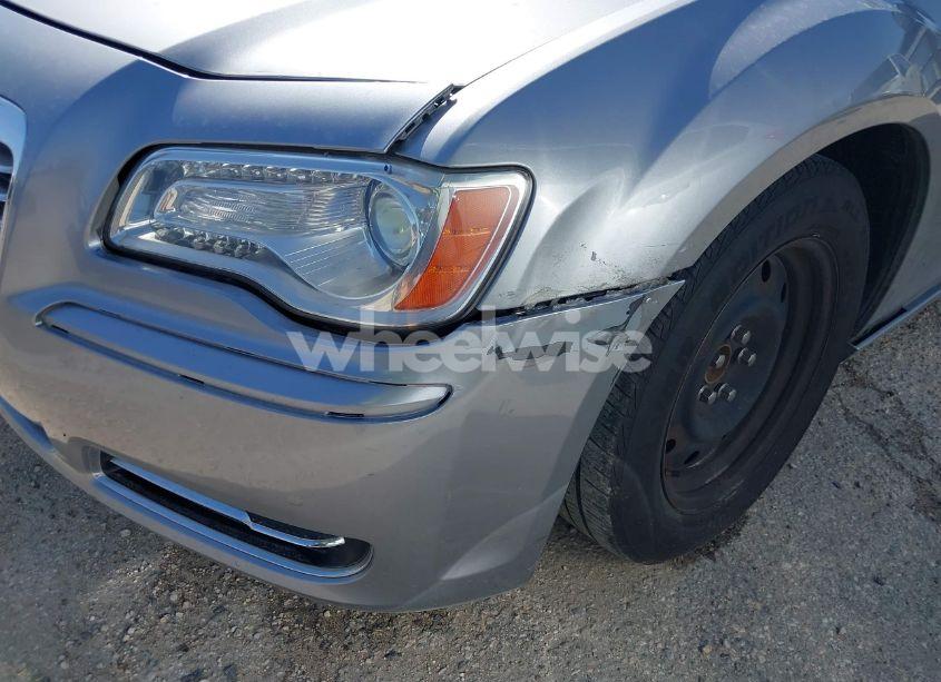 Photo 20 of 2013 Chrysler 300 MOTOWN (VIN 2C3CCAAG3DH572272)