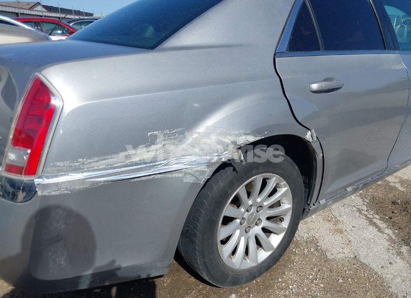 Photo 6 of 2013 Chrysler 300 MOTOWN (VIN 2C3CCAAG3DH572272)