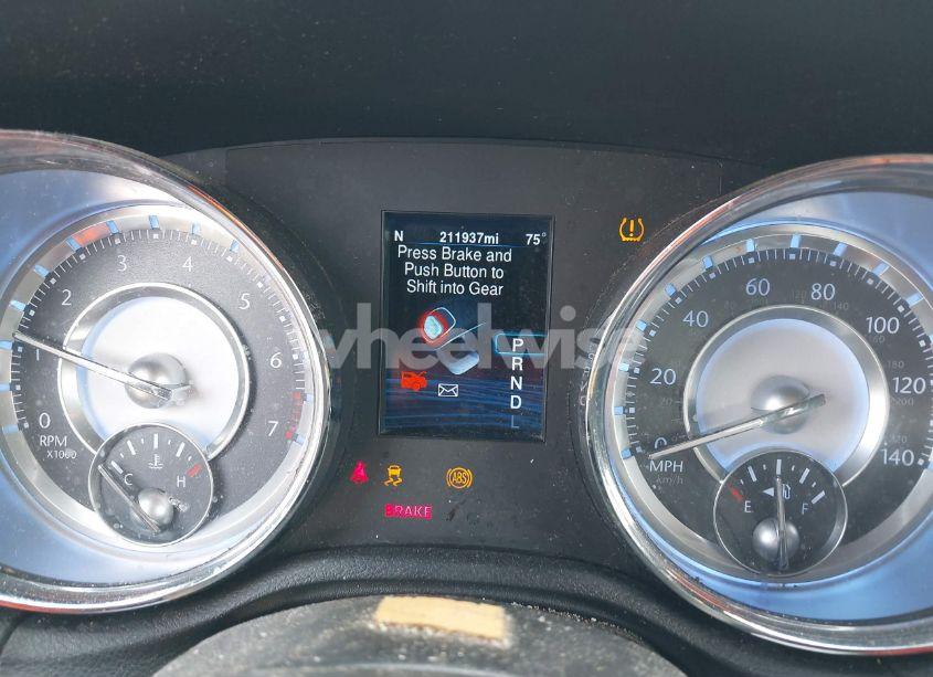 Photo 7 of 2013 Chrysler 300 MOTOWN (VIN 2C3CCAAG3DH572272)