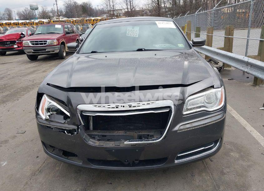 Photo 12 of 2013 Chrysler 300 MOTOWN (VIN 2C3CCAAG3DH626914)