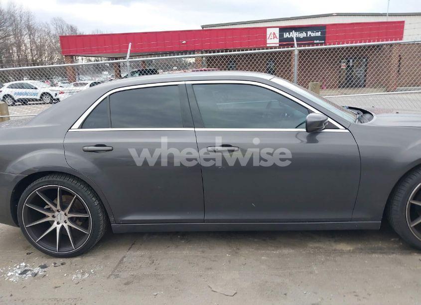 Photo 13 of 2013 Chrysler 300 MOTOWN (VIN 2C3CCAAG3DH626914)
