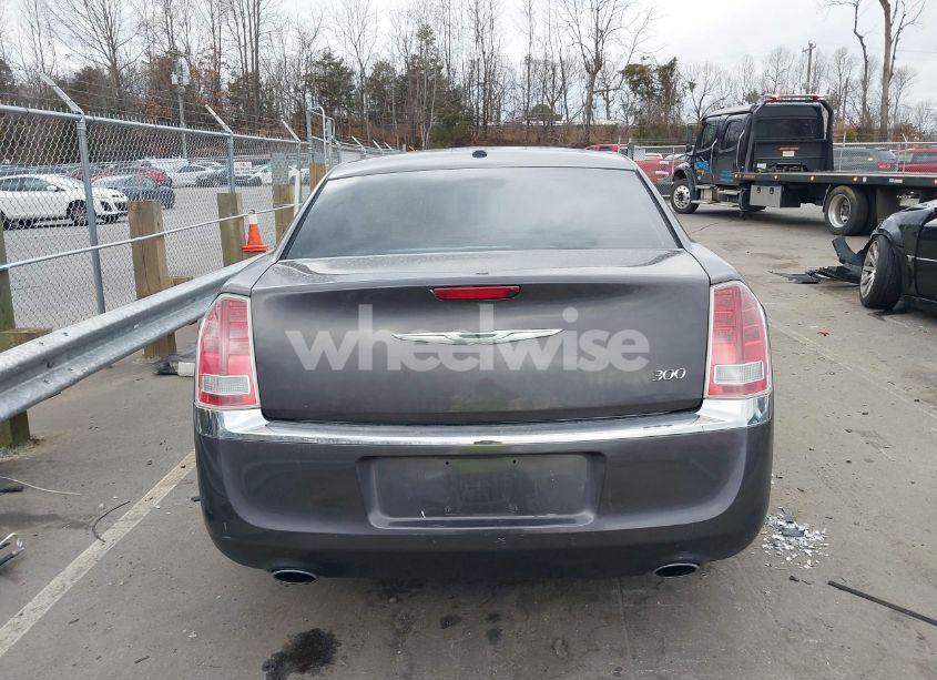 Photo 16 of 2013 Chrysler 300 MOTOWN (VIN 2C3CCAAG3DH626914)