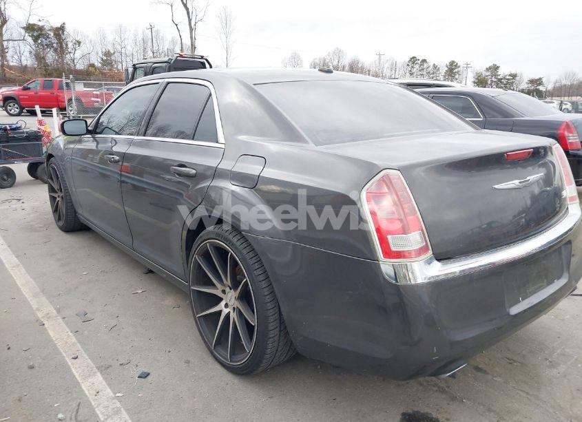 Photo 3 of 2013 Chrysler 300 MOTOWN (VIN 2C3CCAAG3DH626914)