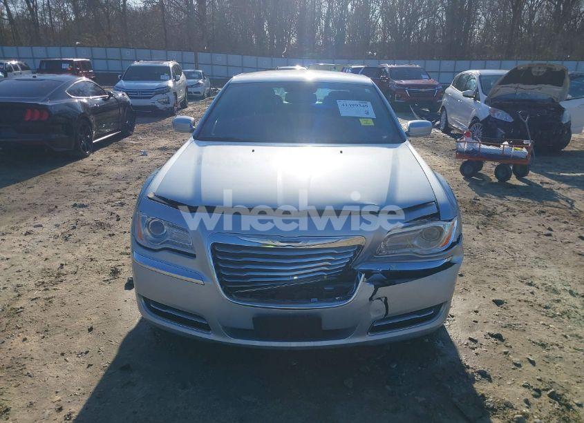 Photo 12 of 2013 Chrysler 300 MOTOWN (VIN 2C3CCAAG3DH703538)