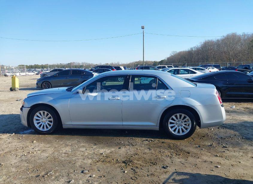 Photo 14 of 2013 Chrysler 300 MOTOWN (VIN 2C3CCAAG3DH703538)
