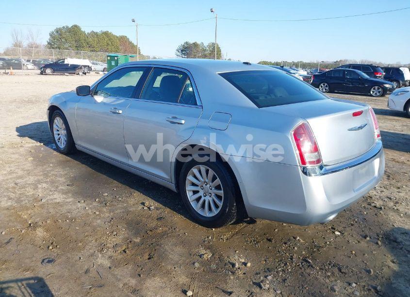 Photo 3 of 2013 Chrysler 300 MOTOWN (VIN 2C3CCAAG3DH703538)