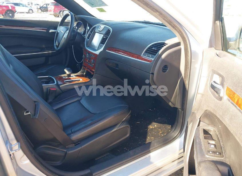 Photo 5 of 2013 Chrysler 300 MOTOWN (VIN 2C3CCAAG3DH703538)