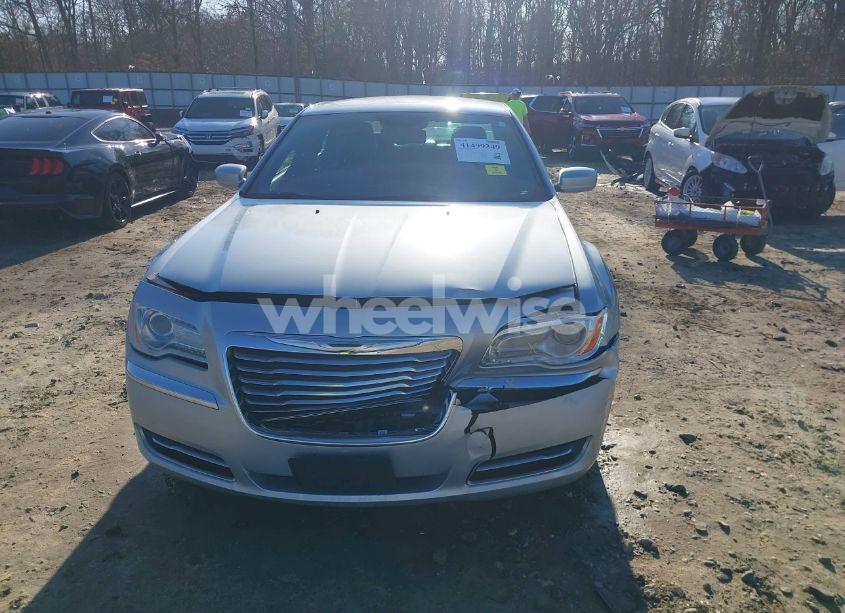 Photo 6 of 2013 Chrysler 300 MOTOWN (VIN 2C3CCAAG3DH703538)