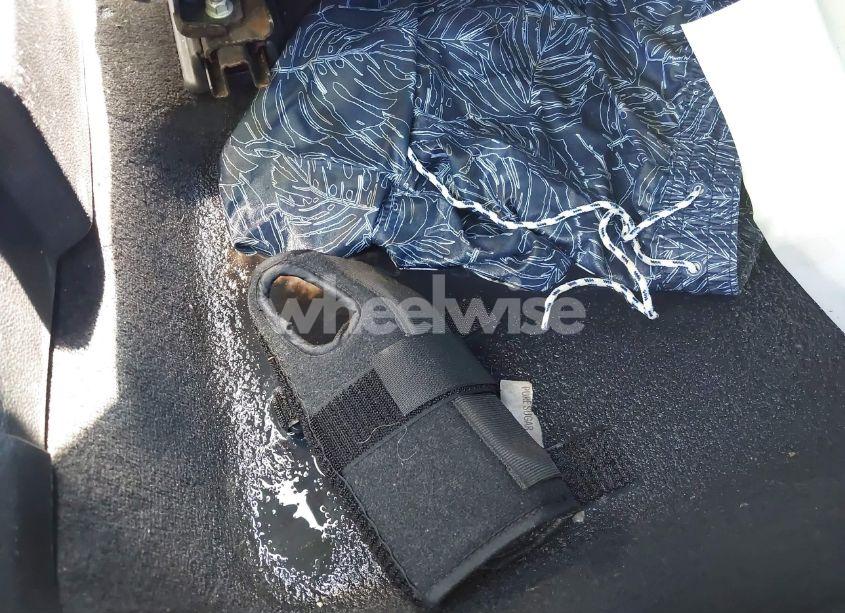 Photo 13 of 2014 Chrysler 300 (VIN 2C3CCAAG3EH132568)