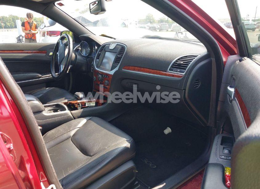 Photo 5 of 2014 Chrysler 300 (VIN 2C3CCAAG3EH132568)