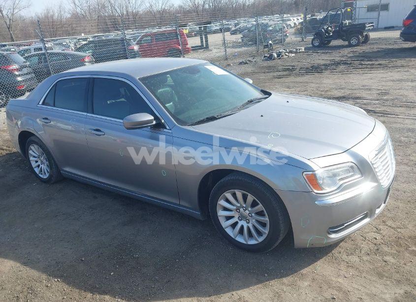 2014 Chrysler 300 (VIN 2C3CCAAG3EH136426) main photo