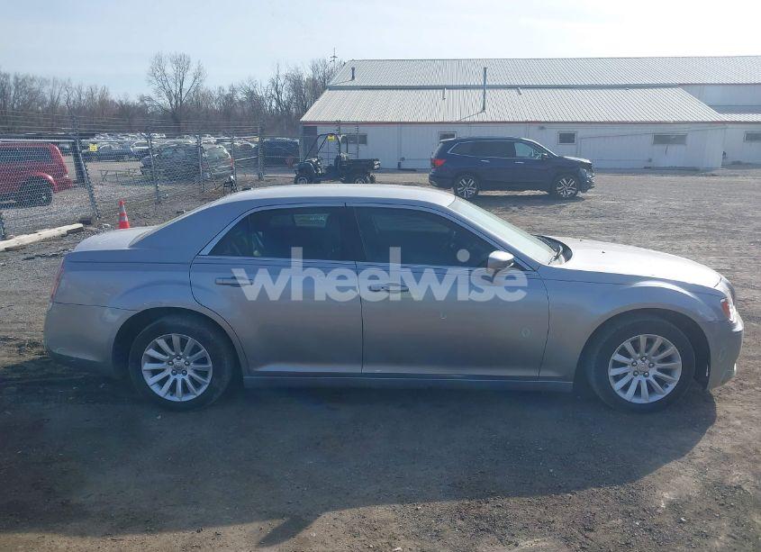 Photo 13 of 2014 Chrysler 300 (VIN 2C3CCAAG3EH136426)