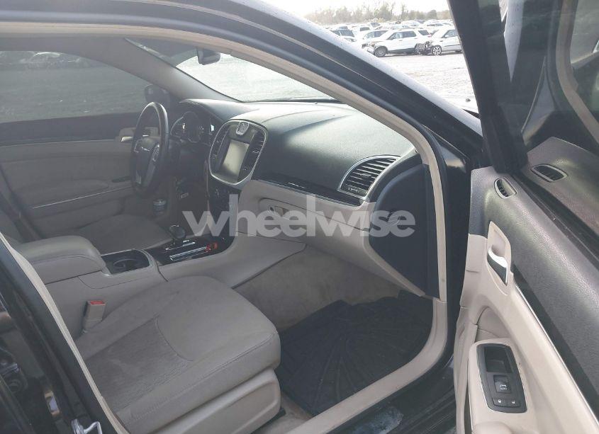 Photo 5 of 2014 Chrysler 300 (VIN 2C3CCAAG3EH156689)