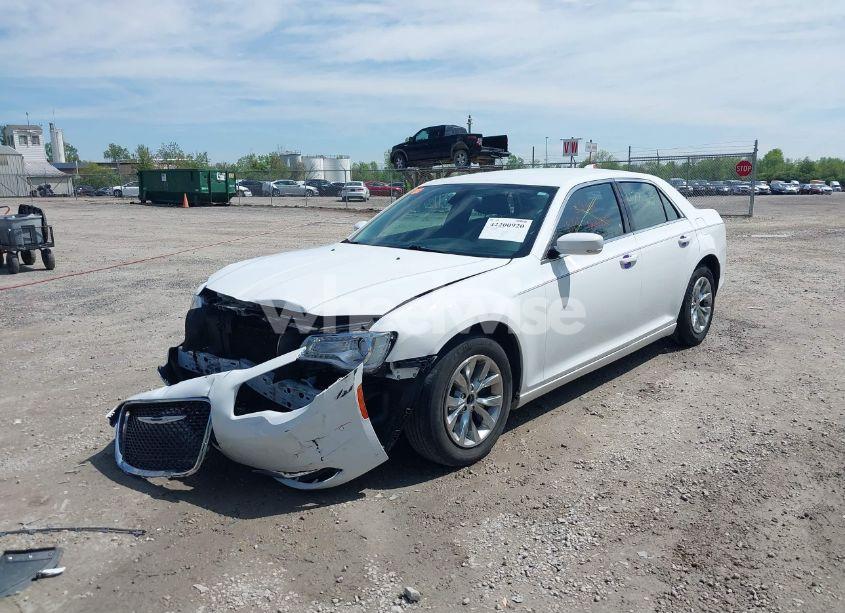 Photo 2 of 2015 Chrysler 300 LIMITED (VIN 2C3CCAAG3FH859646)