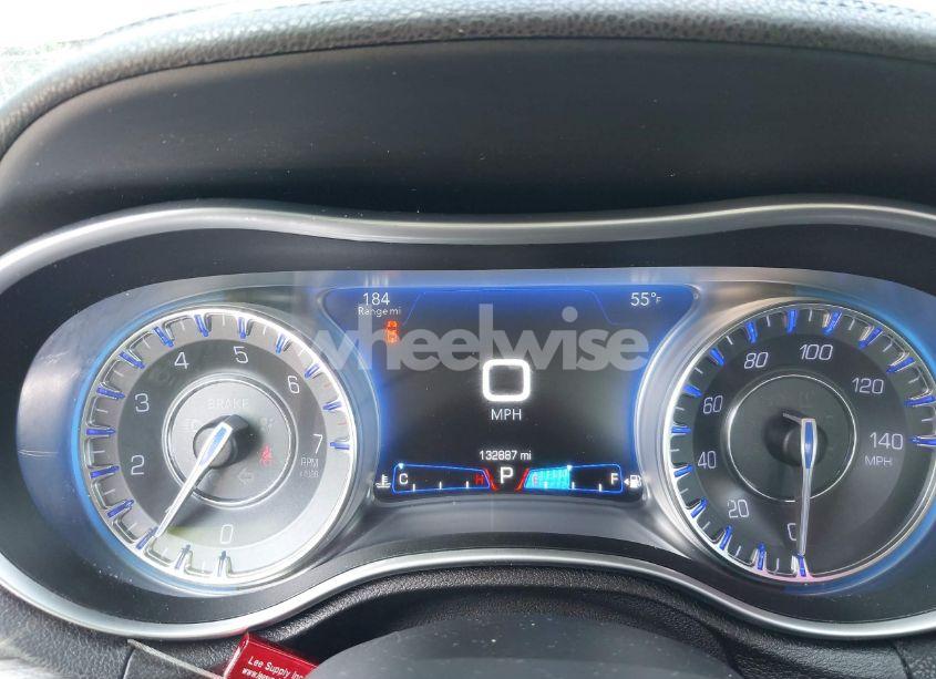 Photo 7 of 2015 Chrysler 300 LIMITED (VIN 2C3CCAAG3FH859646)