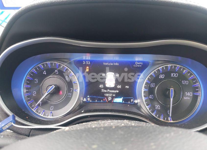 Photo 7 of 2015 Chrysler 300 LIMITED (VIN 2C3CCAAG3FH881775)