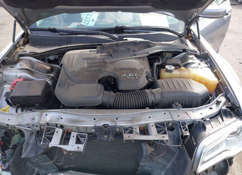 Photo 10 of 2015 Chrysler 300 LIMITED (VIN 2C3CCAAG3FH930201)