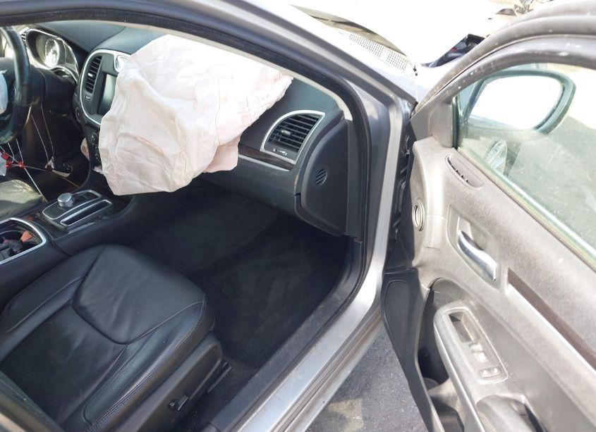 Photo 5 of 2015 Chrysler 300 LIMITED (VIN 2C3CCAAG3FH930201)