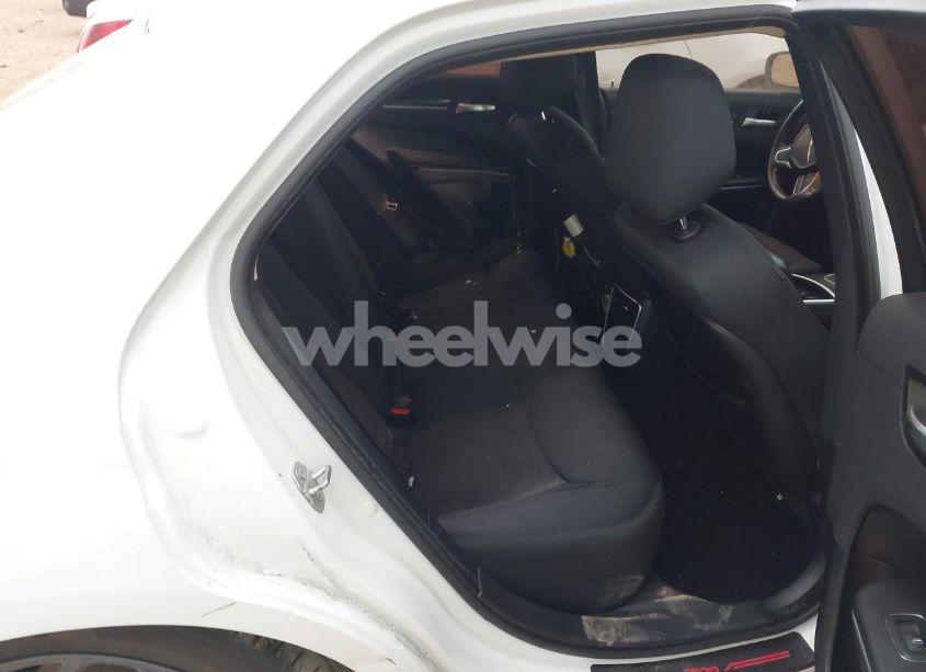 Photo 8 of 2019 Chrysler 300 TOURING (VIN 2C3CCAAG3KH746211)